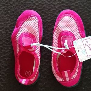 NWT kids water shoes